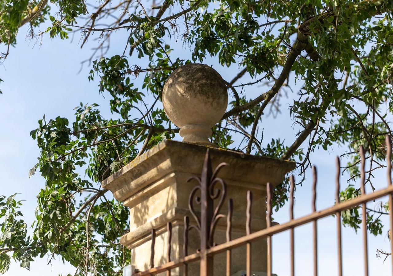 Le Moulin De Valaurie Hotel Екстериор снимка